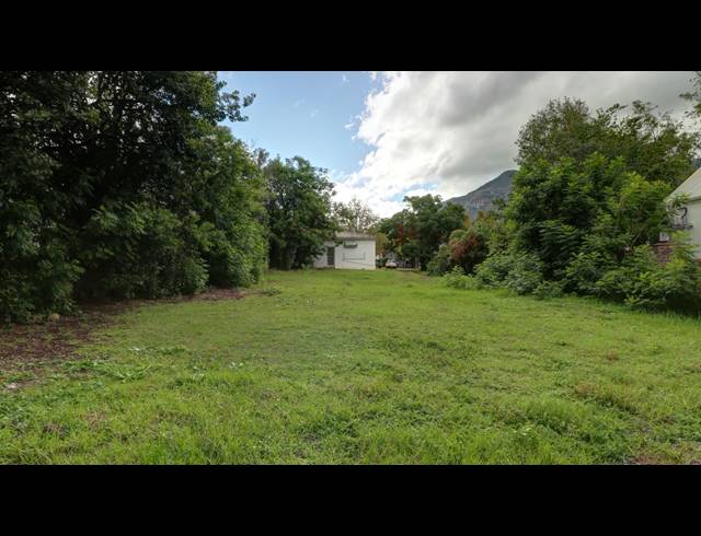 153M² BUILDING FOR SALE IN GREYTON
